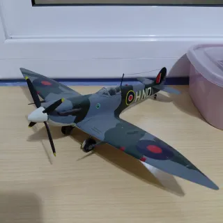 Maqueta Avión Spitfire 1/32