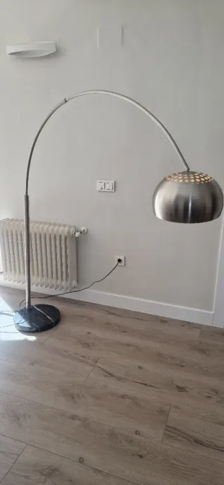Lámpara de arco pie mármol y metal