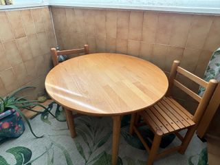 Mesa infantil madera + 2 sillas