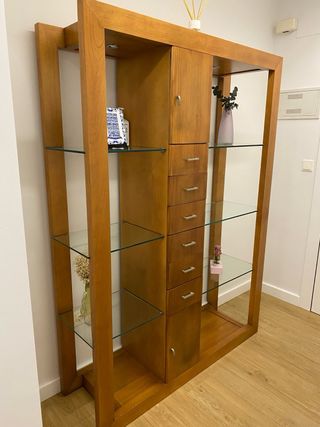 Mueble auxiliar madera y cristal con luces