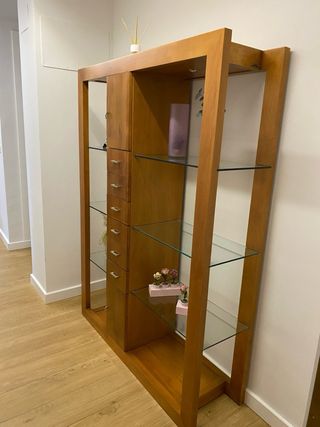 Mueble auxiliar madera y cristal con luces