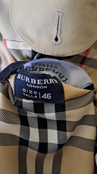 CHOLLO! Burberry Gabardina Beige Clásica