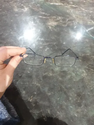 Gafas de ver metálicas, azules.