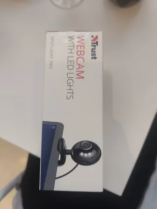 Webcam Trust Spotlight Pro con LED y Micrófono