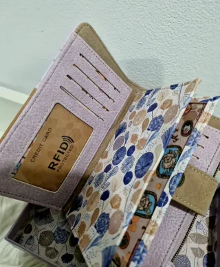 Carteira Sweet Candy com estampa artística