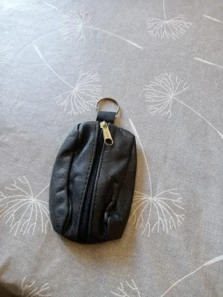 Monedero con cremallera y anilla