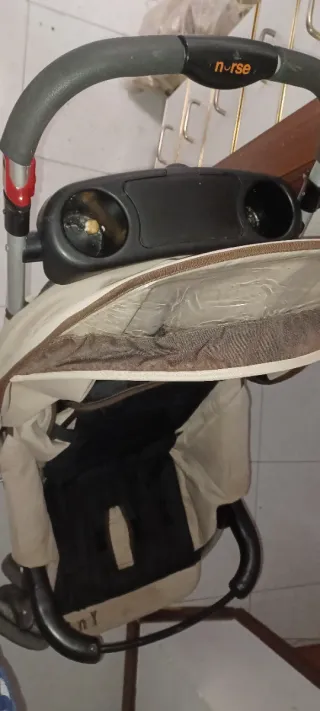 Sillita de bebé color beige