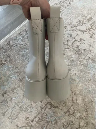 Botines de cuero beige mujer