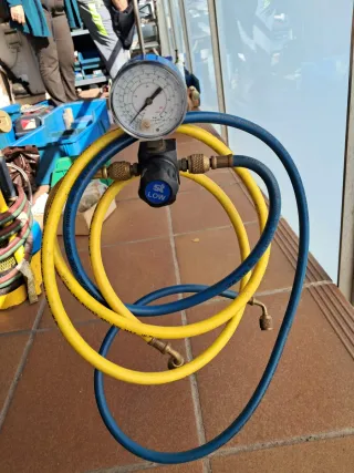 Manómetro con mangueras