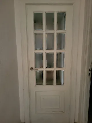 Puerta blanca con cristal o sin cristal
