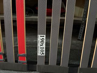 Somier con patas metálicas y de madera