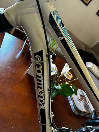 Bicicleta montaña marca Commencal Doble Suspensión