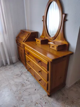 Secreter y tocador antiguos de madera