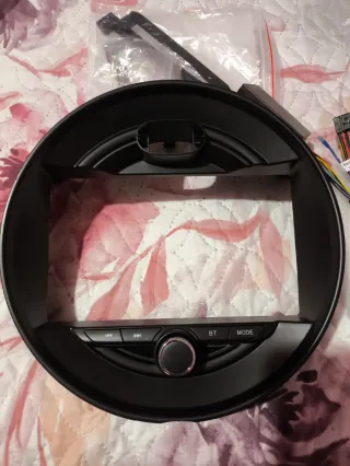 Marco adaptador radio 9 MINI con cable