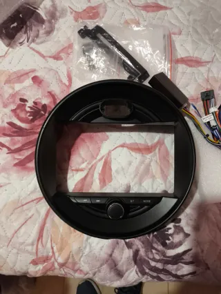 Marco adaptador radio 9 MINI con cable