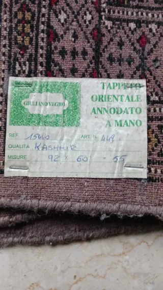 Tappeto orientale rosso e grigio