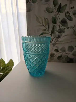 Jarrón de cristal azul