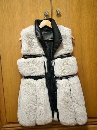 Chaleco Piel Sintética Negro y Blanco