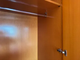 Armario 3 puertas con barra y cajones