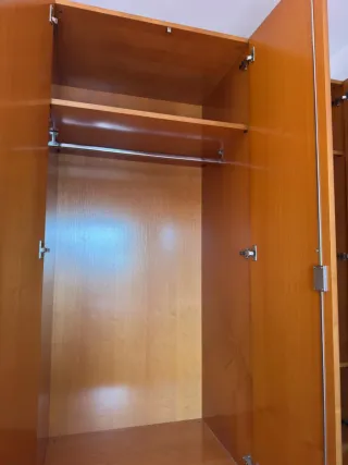 Armario 3 puertas con barra y cajones