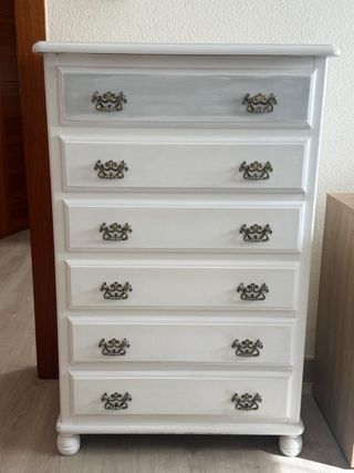 Cómoda de madera de pino