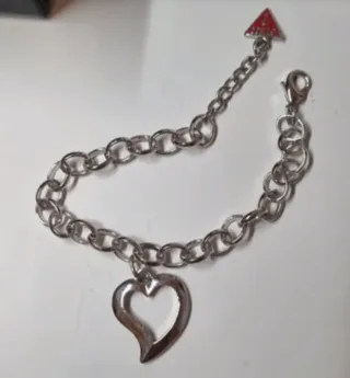 Pulsera Guess Corazón Plateada