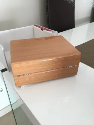 Caja original de reloj OMEGA de madera