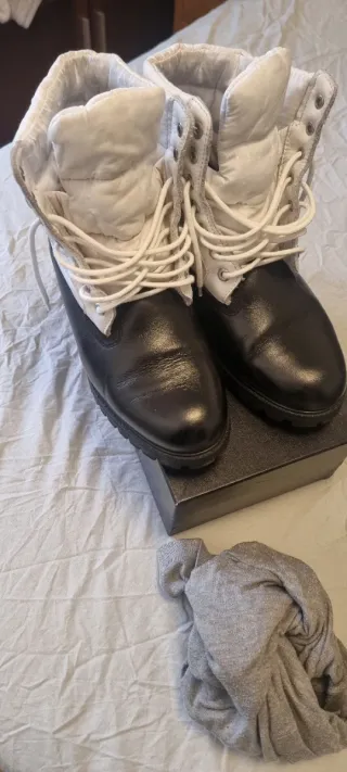 Botas Timberland Negras y Blancas