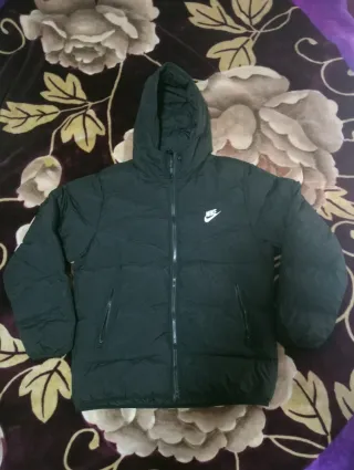 Chaqueta Nike Negra con Capucha