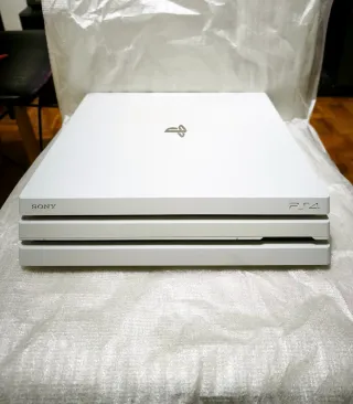 PS4 Pro 1TB Blanca, perfecto funcionamiento.