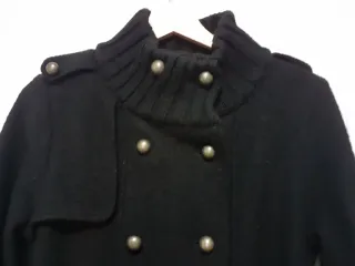 Abrigo largo negro Zara