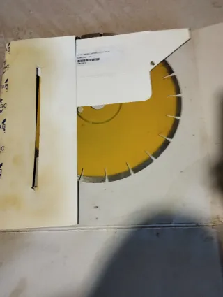 Mesa corte ladrillo/azulejo con 3 discos nuevos