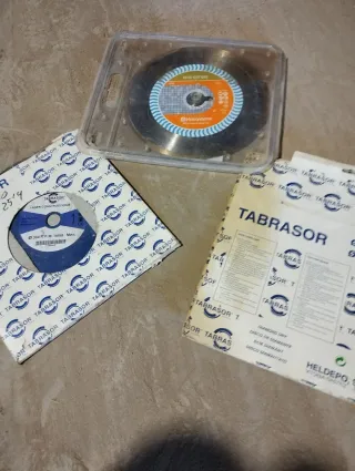 Mesa corte ladrillo/azulejo con 3 discos nuevos