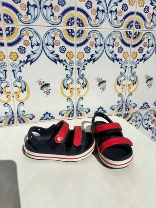 Sandalias Crocs C8 (24-25) Azul/Rojo