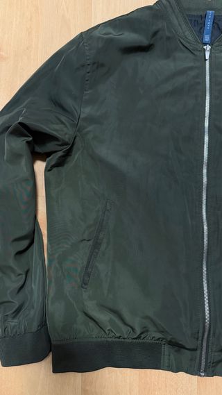 Chaqueta bomber Zara verde militar