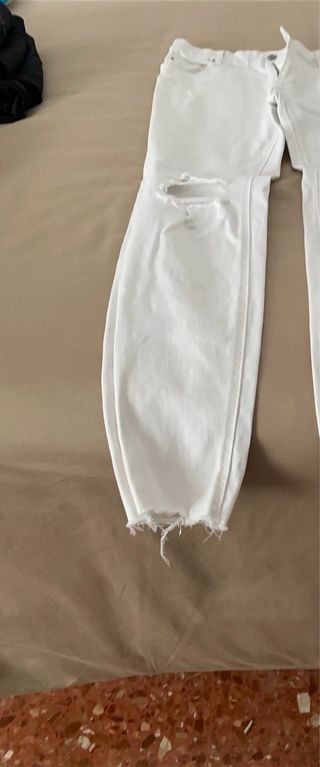 Vaqueros blancos Pull&Bear T-44