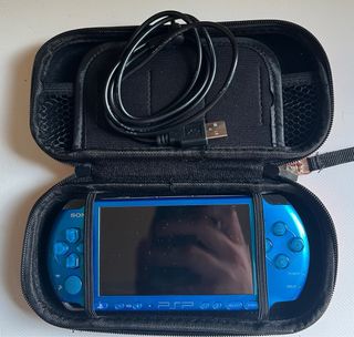 PSP blu con Memory Stick da 48 giochi