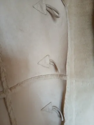 Abrigo beige estilo borrego