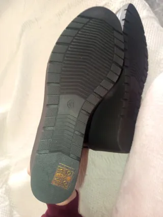 Botines de cuña negros