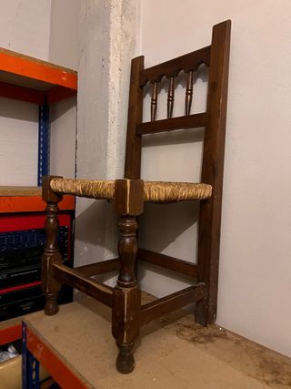Sillas de madera con asiento de Nea