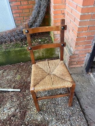 Sillas de madera con asiento de Nea