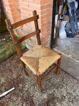 Sillas de madera con asiento de Nea