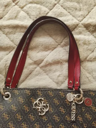Bolso Guess Marrón y Rojo Mujer