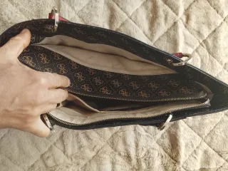 Bolso Guess Marrón y Rojo Mujer