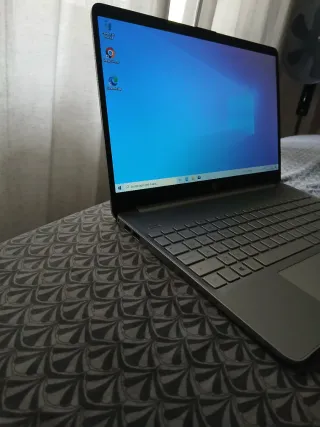 Portátil HP 15s-fq1xxx Plata 237GB