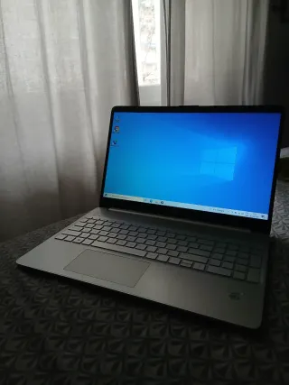 Portátil HP 15s-fq1xxx Plata 237GB