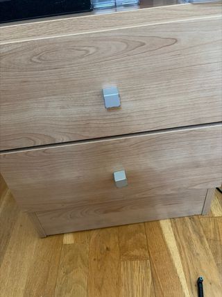 Scrivania con cassettiera