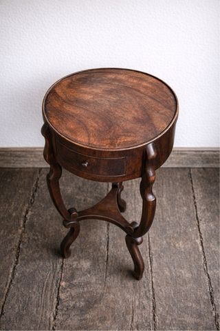 Mesita auxiliar de madera