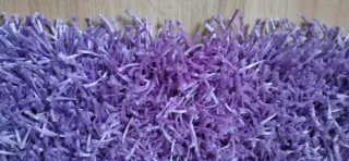 Alfombra púrpura de poliéster