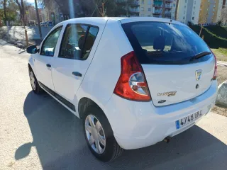 Dacia Sandero 2009